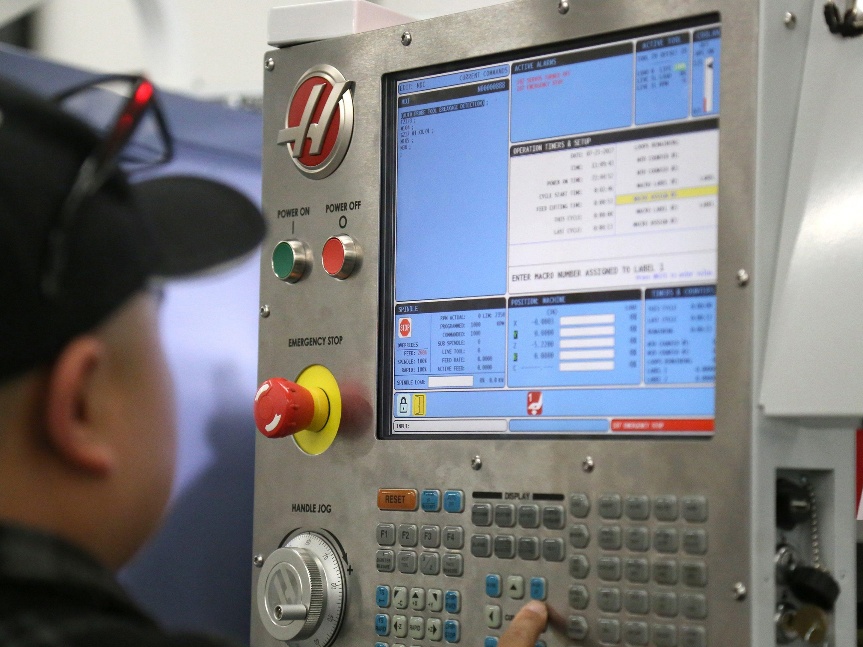 Características de nuestros Tornos de Utillaje Toolroom Sistema CNC
